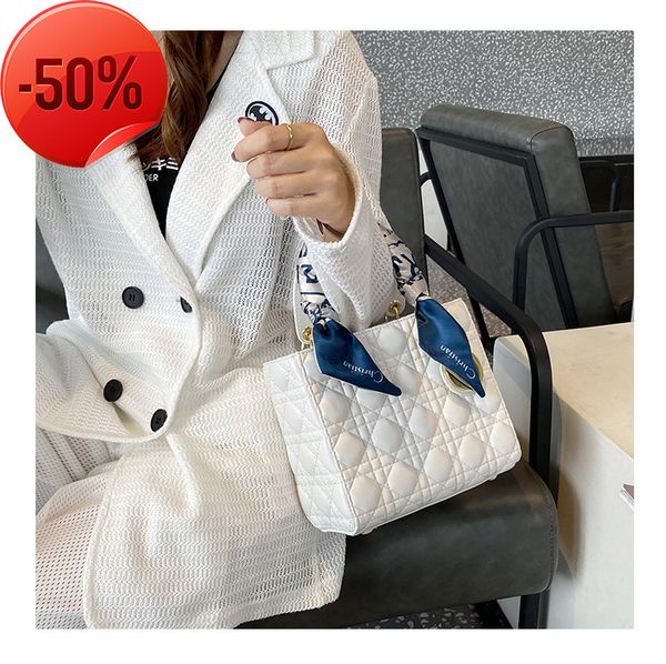 luxury designerbag female 2022 new spring and summer fashion trend high sense handbag princess texture one shoulder messenger bag
luxury designerbag female 2022 new spring and summer fashion trend high sense handbag princess texture one shoulder messenger bag
