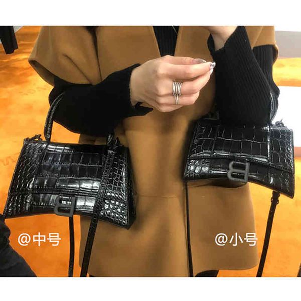 handbags high sense designer bbbalencaigassss b home hourglass crocodile leather single messenger portable b-button women's mini paris
handbags high sense designer bbbalencaigassss b home hourglass crocodile leather single messenger portable b-button women's mini paris