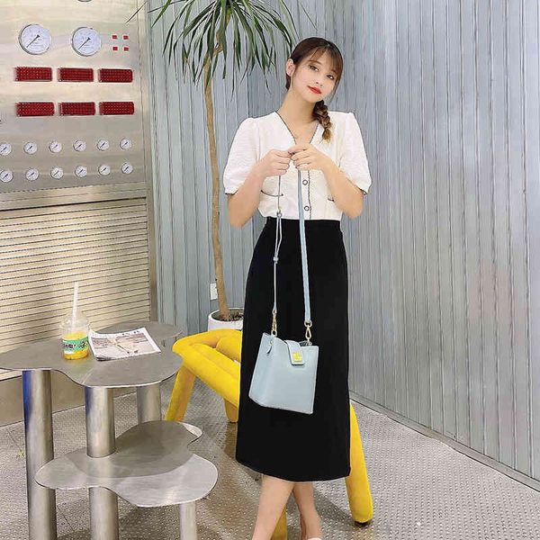 fashion women's new high-quality versatile bag luxury designer fashion bucket niche leather hand one shoulder diagonal
fashion women's new high-quality versatile bag luxury designer fashion bucket niche leather hand one shoulder diagonal