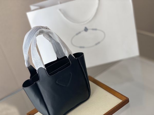 senior designer latest style mini underarm bag fashion leader essential handbag eternal classic
senior designer latest style mini underarm bag fashion leader essential handbag eternal classic