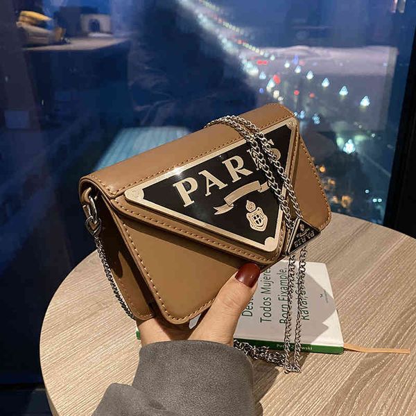 chain fashion tofu bag single shoulder youth commuter bag
chain fashion tofu bag single shoulder youth commuter bag