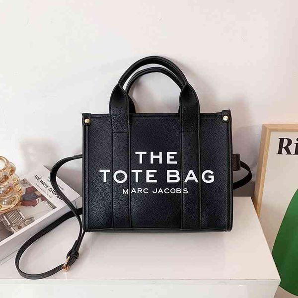 2022 branded designer women's handbags luxury matte pu leather shoulder crossbody fashion shopping bags
2022 branded designer women's handbags luxury matte pu leather shoulder crossbody fashion shopping bags