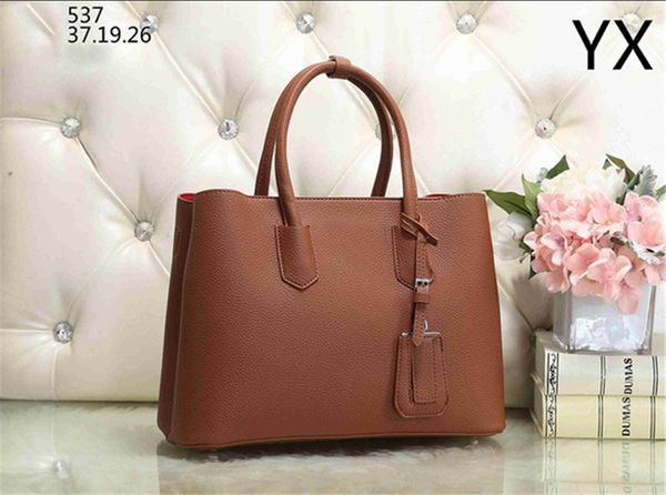 2022luxury designer 3a fashion high-quality brown shopping bag selling classic brand leather large-capacity handbag 222
2022luxury designer 3a fashion high-quality brown shopping bag selling classic brand leather large-capacity handbag 222