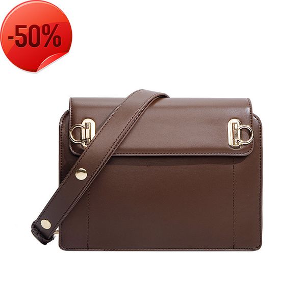 luxury designercommuter women 2022 summer new simple easy to build diagonal small square single shoulder underarm bag korean fashion
luxury designercommuter women 2022 summer new simple easy to build diagonal small square single shoulder underarm bag korean fashion