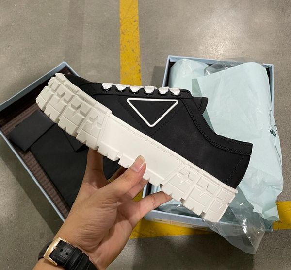 2022 designer women nylon casual shoes wheel sneakers gabardine classic canvas sneakers brand lady stylist trainers fashion platform solid h, Black
2022 designer women nylon casual shoes wheel sneakers gabardine classic canvas sneakers brand lady stylist trainers fashion platform solid h, Black