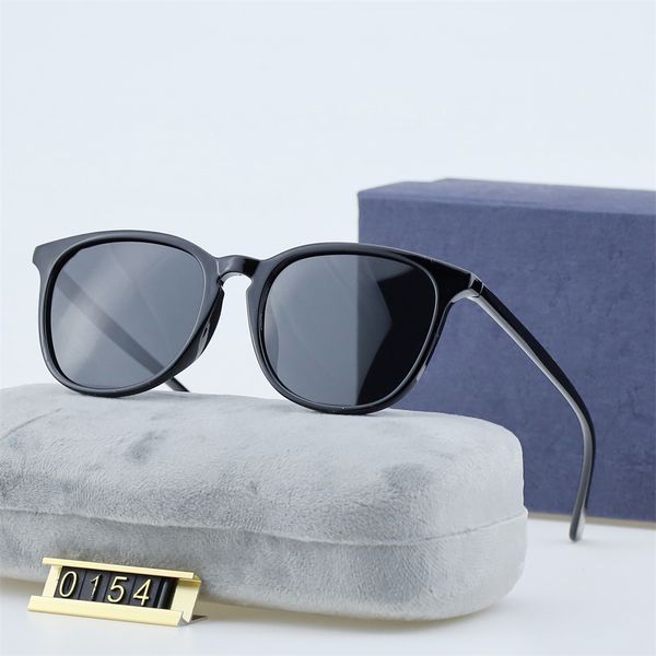 brand designer sunglasses classic women men eyeglasses outdoor shades pc frame fashion lady sun glasses mirrors with box, White;black
brand designer sunglasses classic women men eyeglasses outdoor shades pc frame fashion lady sun glasses mirrors with box, White;black