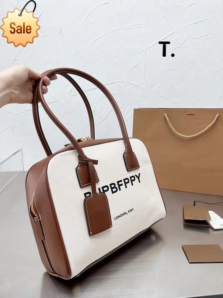 2022 trendy fashion design ladies bags factory direct clothing new b letter fitness one shoulder canvas portable bowling women
2022 trendy fashion design ladies bags factory direct clothing new b letter fitness one shoulder canvas portable bowling women