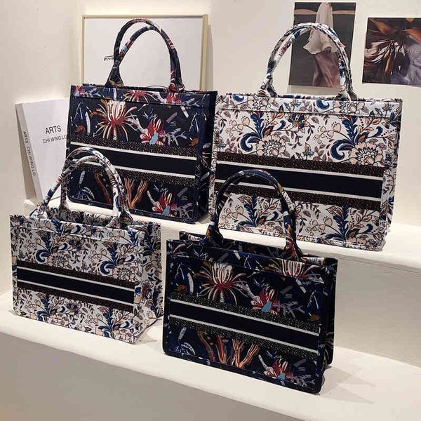 2022 new handbag canvas embroidered large capacity embroidery thread women's fashion temperament messenger leather shoulder bag
2022 new handbag canvas embroidered large capacity embroidery thread women's fashion temperament messenger leather shoulder bag