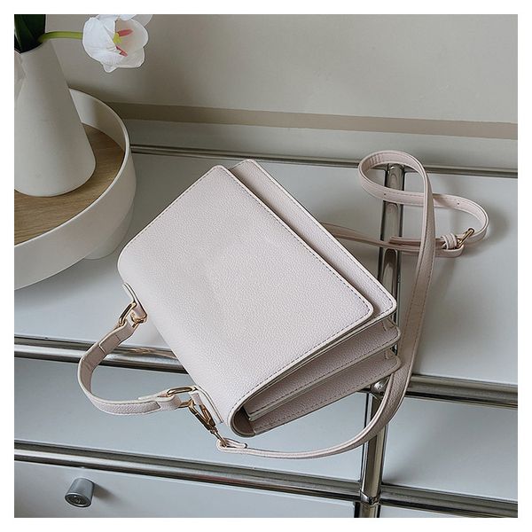 2023 grils messenger bags vintage leather ladies shoulder bag multiple colour fashion letter women's handbag classic 22*15*19cm
2023 grils messenger bags vintage leather ladies shoulder bag multiple colour fashion letter women's handbag classic 22*15*19cm