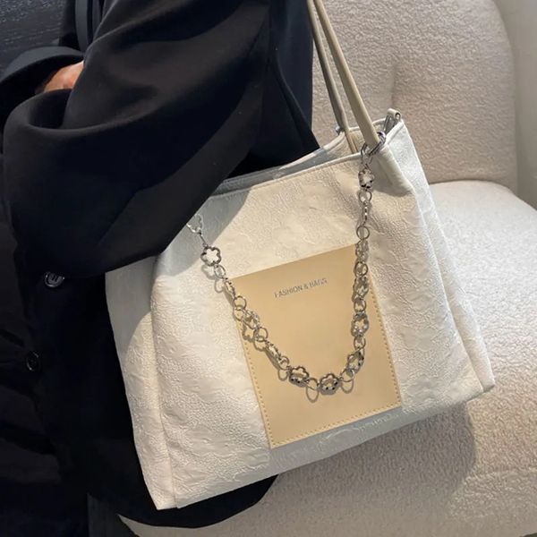 languid is fashion bag chain shoulder bags comfortable and the large capacity leather handbag
languid is fashion bag chain shoulder bags comfortable and the large capacity leather handbag