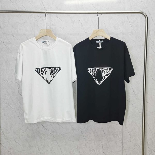 men's t-shirts 2022 spring and summer p's new short sleeved pu + triangular tiger head short sleeved couple's loose and thin, White;black
men's t-shirts 2022 spring and summer p's new short sleeved pu + triangular tiger head short sleeved couple's loose and thin, White;black