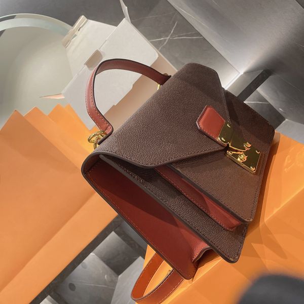 new luxury designers lady handbag saddle bag wallet fashion cover belt square shoulder satchel diagonal multifunction canvas cowhide interio, Red;black
new luxury designers lady handbag saddle bag wallet fashion cover belt square shoulder satchel diagonal multifunction canvas cowhide interio, Red;black