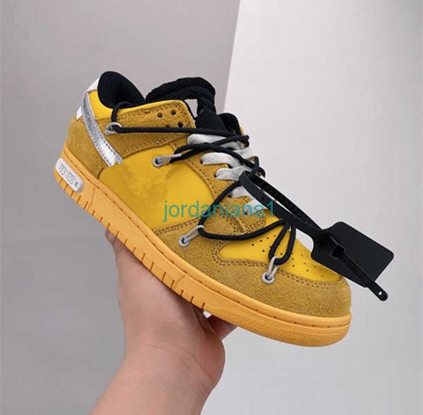 shoes classic city skateboard o w futura x dnks low unc shoe skateboarding leisure men/women outdoor sneakers sports ship
shoes classic city skateboard o w futura x dnks low unc shoe skateboarding leisure men/women outdoor sneakers sports ship