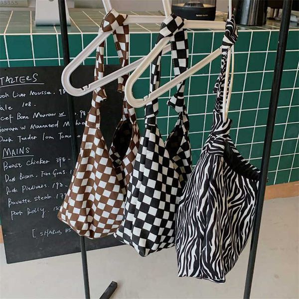 hbp checkered cloth bag korean open 2021 autumn high-capacity shopping soft leisure single shoulder messenger bag female
hbp checkered cloth bag korean open 2021 autumn high-capacity shopping soft leisure single shoulder messenger bag female
