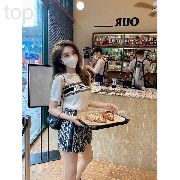 women's two piece pants designer 2022 new sports leisure suit women's summer small subnet red fried street fashion t-shirt shorts, White
women's two piece pants designer 2022 new sports leisure suit women's summer small subnet red fried street fashion t-shirt shorts, White