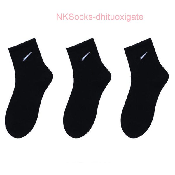 men's classic fashion socks gift box stockings hook brand black white gray medium tube sports cotton sweat absorbing sock men women lux
men's classic fashion socks gift box stockings hook brand black white gray medium tube sports cotton sweat absorbing sock men women lux