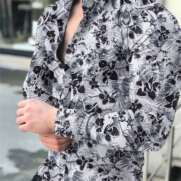 men's shirt hawaiian men single button wild printed male blouses long sleeved striped 220326, White;black
men's shirt hawaiian men single button wild printed male blouses long sleeved striped 220326, White;black