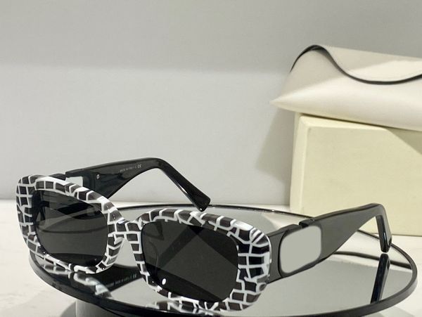 sunglasses for women summer 4067 style anti-ultraviolet retro shield lens plate full frame eyeglasses random box, White;black
sunglasses for women summer 4067 style anti-ultraviolet retro shield lens plate full frame eyeglasses random box, White;black