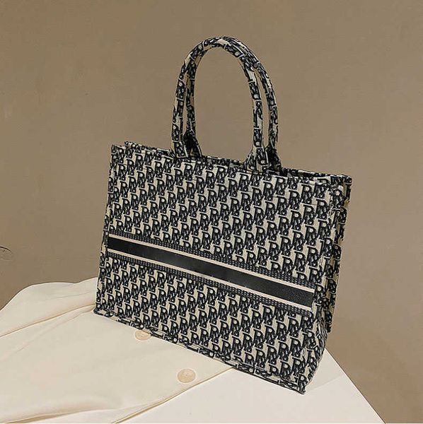 2022 7a quality luxurys designer shoulder bags woman fashion classic handbags embroidery limited edition lady handbag practical tote travel
2022 7a quality luxurys designer shoulder bags woman fashion classic handbags embroidery limited edition lady handbag practical tote travel