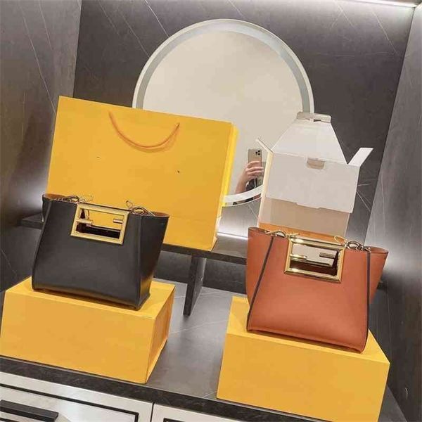 68% off chain autumn and winter women's messenger new fashion french minority tote bucket wing bag bat bag
68% off chain autumn and winter women's messenger new fashion french minority tote bucket wing bag bat bag