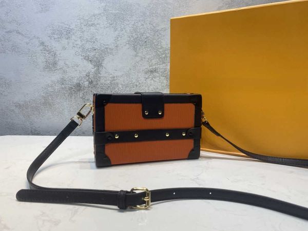 2022 camera bag crossbody waist chest bag ladies handbag fashion cowhide leather messenger bag 2139
2022 camera bag crossbody waist chest bag ladies handbag fashion cowhide leather messenger bag 2139