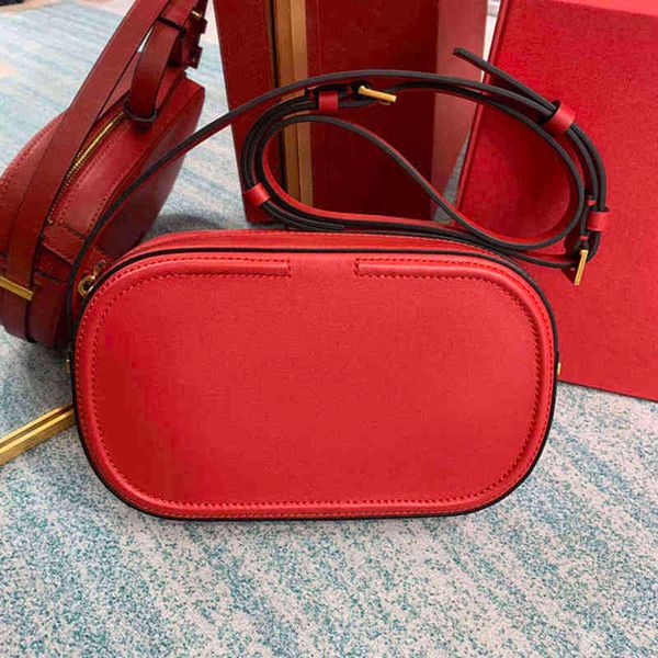 7a+fashion 2021 new style shoulder bag made of cowhide v0031 the lining is made of cashmere it's more atmospheric and classy genuine le
7a+fashion 2021 new style shoulder bag made of cowhide v0031 the lining is made of cashmere it's more atmospheric and classy genuine le