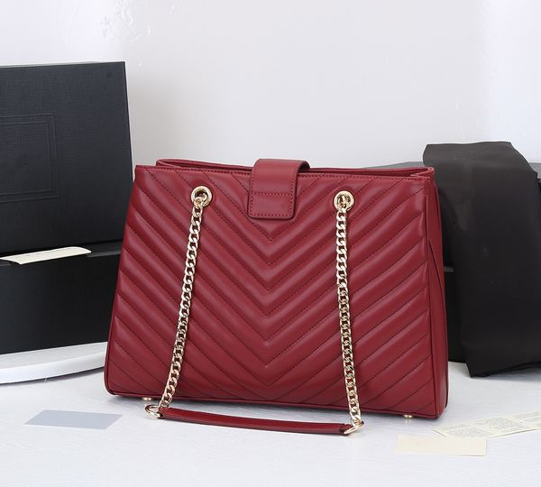 2022 new fashion woman chain bags casual style shoulder bag elegant handbag black red beige color
2022 new fashion woman chain bags casual style shoulder bag elegant handbag black red beige color