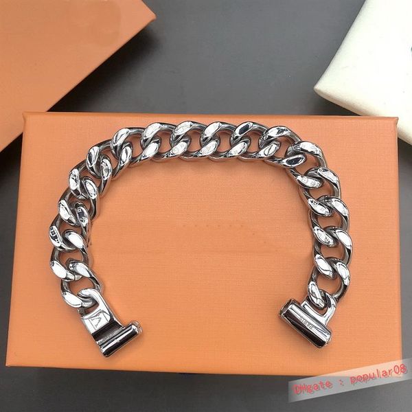 europe america fashion style men silver-colour metal hardware engraved v initials four leaf flower pattern chain links bracelet2410, Golden;silver
europe america fashion style men silver-colour metal hardware engraved v initials four leaf flower pattern chain links bracelet2410, Golden;silver