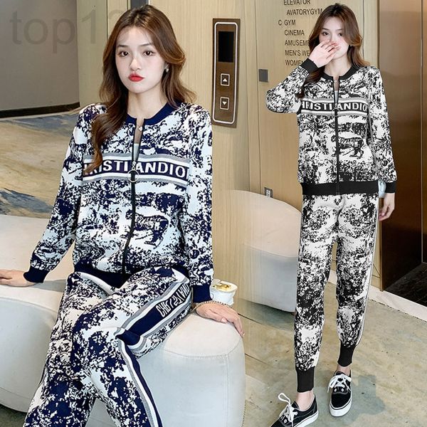 women's tracksuits designer 2021 new autumn winter net red same knitted sweater coat sports leisure trousers jacquard two-piece set c8o, Gray
women's tracksuits designer 2021 new autumn winter net red same knitted sweater coat sports leisure trousers jacquard two-piece set c8o, Gray