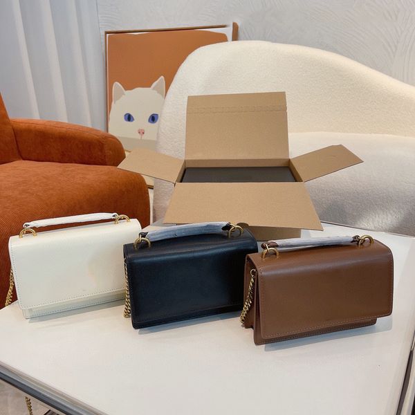 luxury design classic sunset shoulder diagonal bag chain solid color small square bag handbag metal letter large capacity leather fashion wo
luxury design classic sunset shoulder diagonal bag chain solid color small square bag handbag metal letter large capacity leather fashion wo