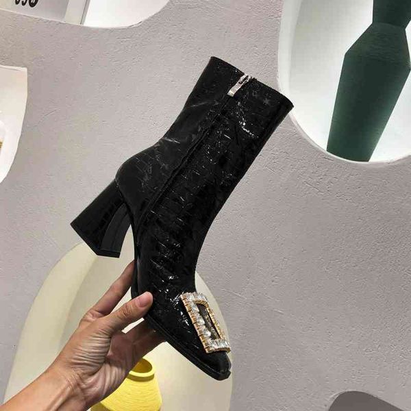 boots square buckle patent leather head knight boots women's side zipper thick heel short high autumn and, Black
boots square buckle patent leather head knight boots women's side zipper thick heel short high autumn and, Black