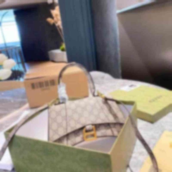 1 ggs lvs louiseity viutonitys louiss vuttonss show brand bags gift women shoulder bag handbag fashion high-end luxury pou exquisite ho otwl, Brown;gray
1 ggs lvs louiseity viutonitys louiss vuttonss show brand bags gift women shoulder bag handbag fashion high-end luxury pou exquisite ho otwl, Brown;gray