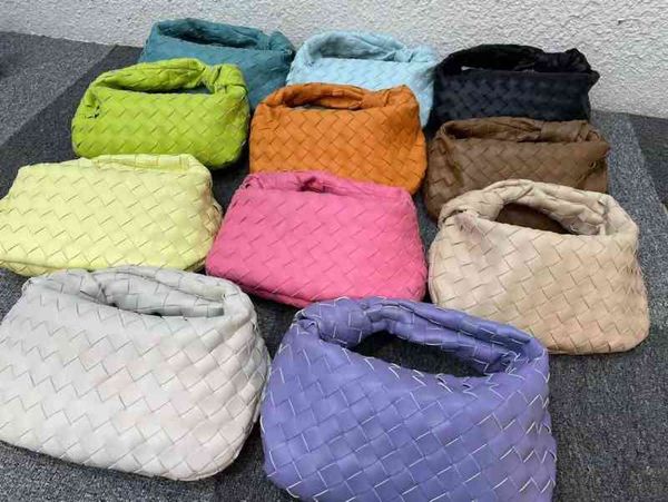 2022 fashion versatile leather woven knot bag armpit bag hobo hand dumpling cloud female
2022 fashion versatile leather woven knot bag armpit bag hobo hand dumpling cloud female