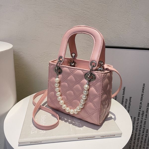 bag lady 2022 new fashion cross pearl handbag small square crossbody bags wholesale female handbags
bag lady 2022 new fashion cross pearl handbag small square crossbody bags wholesale female handbags