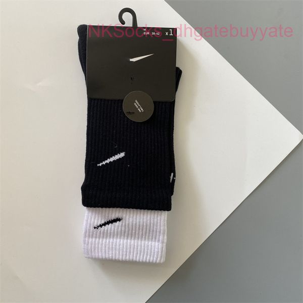 fashion classic men socks hook brand color stitched men's women's long tube sports training sock street couple middle tubes luxury, Black
fashion classic men socks hook brand color stitched men's women's long tube sports training sock street couple middle tubes luxury, Black