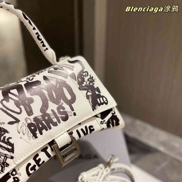 luxury b handbags designer 2022 trend graffiti bag hourglass popular personality women's single shoulder messenger foreign style hr58
luxury b handbags designer 2022 trend graffiti bag hourglass popular personality women's single shoulder messenger foreign style hr58