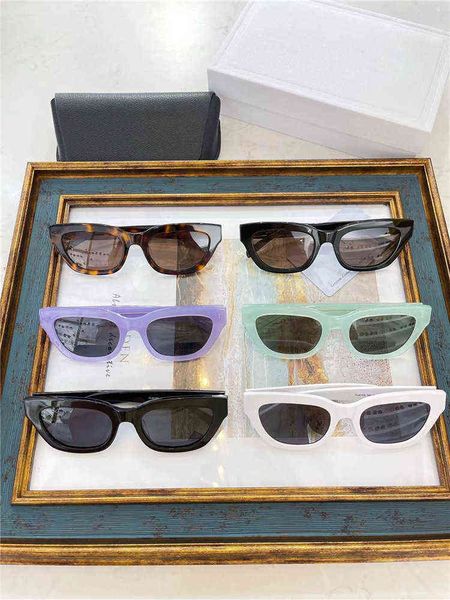 22 new fashion women's sunglasses net red same vintage eyeglasses luxury eyewear movement, White;black
22 new fashion women's sunglasses net red same vintage eyeglasses luxury eyewear movement, White;black