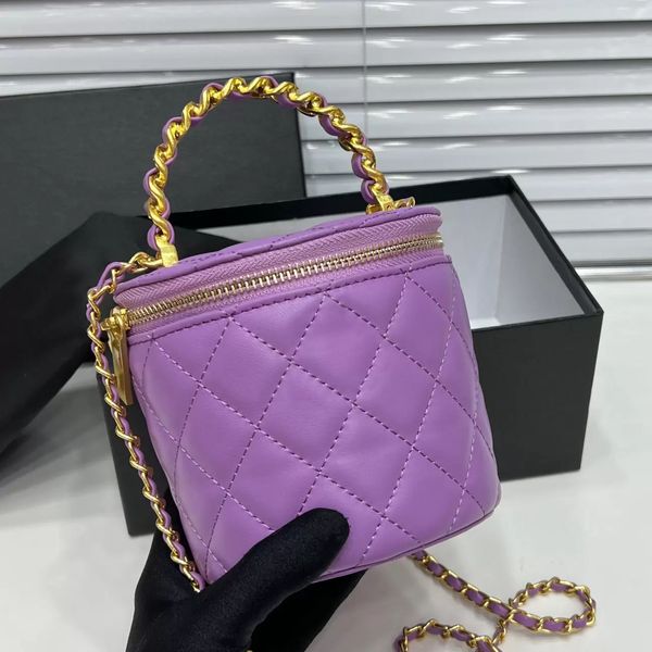 fm quilted mini mirror bucket cosmetic bag lambskin and calfskin metal handle gold hardware zip chain shoulder crossbody designer street tre
fm quilted mini mirror bucket cosmetic bag lambskin and calfskin metal handle gold hardware zip chain shoulder crossbody designer street tre