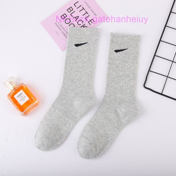 men's fashion classic hook brand socks middle tube sports moisture absorption sock casual men women luxury wear medium short sportsocks, Black
men's fashion classic hook brand socks middle tube sports moisture absorption sock casual men women luxury wear medium short sportsocks, Black