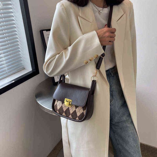 small shoulder bags 2022 new women's fashion one square buckle messenger bag crossbody handbag wallet wholesale
small shoulder bags 2022 new women's fashion one square buckle messenger bag crossbody handbag wallet wholesale