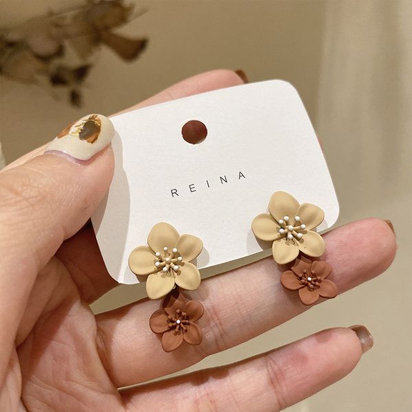 2022 korean fashion simple coffee flower drop dangle earrings for women jewelry wedding party girl elegant jewelry accessories, Silver
2022 korean fashion simple coffee flower drop dangle earrings for women jewelry wedding party girl elegant jewelry accessories, Silver