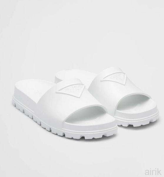 summer casual streetwear sandals shoes embossed triangle rubber slides women men lightweight slip on beach slippers comfort walking 35-45, Black
summer casual streetwear sandals shoes embossed triangle rubber slides women men lightweight slip on beach slippers comfort walking 35-45, Black