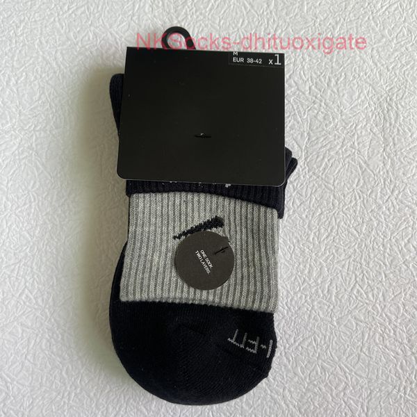 fashion men classic socks hook brand color stitched men's women's long tube sports training sock street couple middle tubes luxury, Black
fashion men classic socks hook brand color stitched men's women's long tube sports training sock street couple middle tubes luxury, Black
