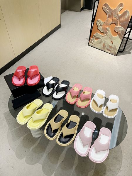 2022 designer women sandals rubber mules coud flip flop thong slippers lady outdoor leather fabric slides, Black
2022 designer women sandals rubber mules coud flip flop thong slippers lady outdoor leather fabric slides, Black