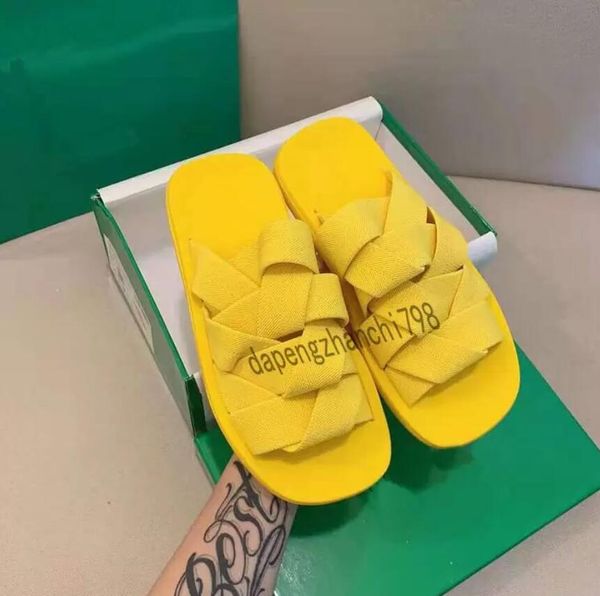 2022 designer women slippers fashionable trend lady sandals beach flat bottom shoes platform pure color rubber high heel slides shoe size 35, Black
2022 designer women slippers fashionable trend lady sandals beach flat bottom shoes platform pure color rubber high heel slides shoe size 35, Black