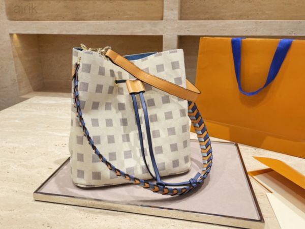 ladies luxury 2021 designer drawstring adjustable shoulder purses messenger cross-body bags fashion small shopping bag woven shoulders strap
ladies luxury 2021 designer drawstring adjustable shoulder purses messenger cross-body bags fashion small shopping bag woven shoulders strap