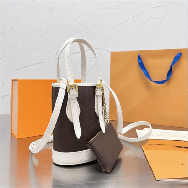 2022 new drawstring bucket bag casual versatile handbag women's large capacity one shoulder crossbody bag
2022 new drawstring bucket bag casual versatile handbag women's large capacity one shoulder crossbody bag