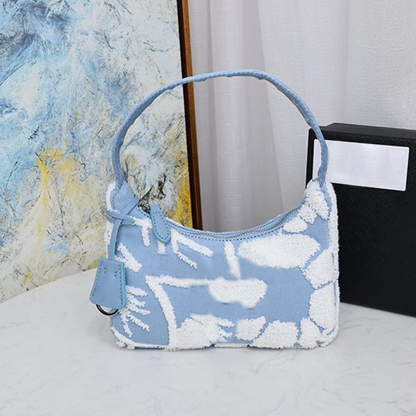 embroidered denim hobo bags p re-editi 2000 underarm canvas bag two-tone pattern triangle nylon lining tote bags designer letter half moon h
embroidered denim hobo bags p re-editi 2000 underarm canvas bag two-tone pattern triangle nylon lining tote bags designer letter half moon h