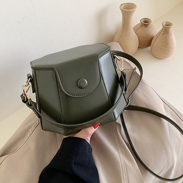 simple solid bucket handle bag female retro pu leather luxury shoulder bag woman fashion brands shopper crossbody clutch womens
simple solid bucket handle bag female retro pu leather luxury shoulder bag woman fashion brands shopper crossbody clutch womens