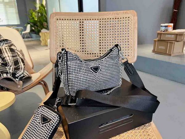 hh luxurys designers armpit bag diamond inlaid fashion brand triangle sign three in one handbag women's hobos shoulder bags strap satch
hh luxurys designers armpit bag diamond inlaid fashion brand triangle sign three in one handbag women's hobos shoulder bags strap satch